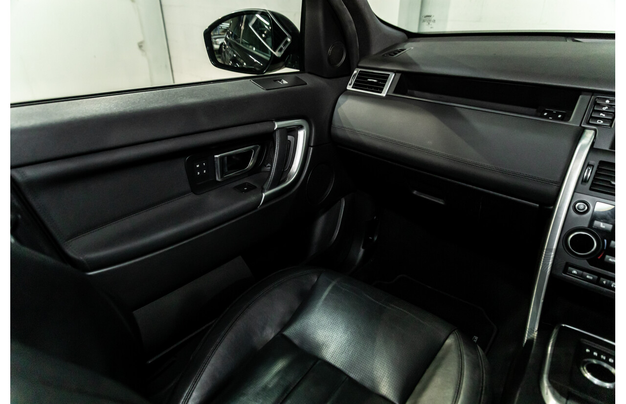 06/2016 Land Rover Discovery Sport TD4 HSE (AWD) LC MY16.5 4d Wagon Santorini Black Metallic Turbo Diesel 2.2L