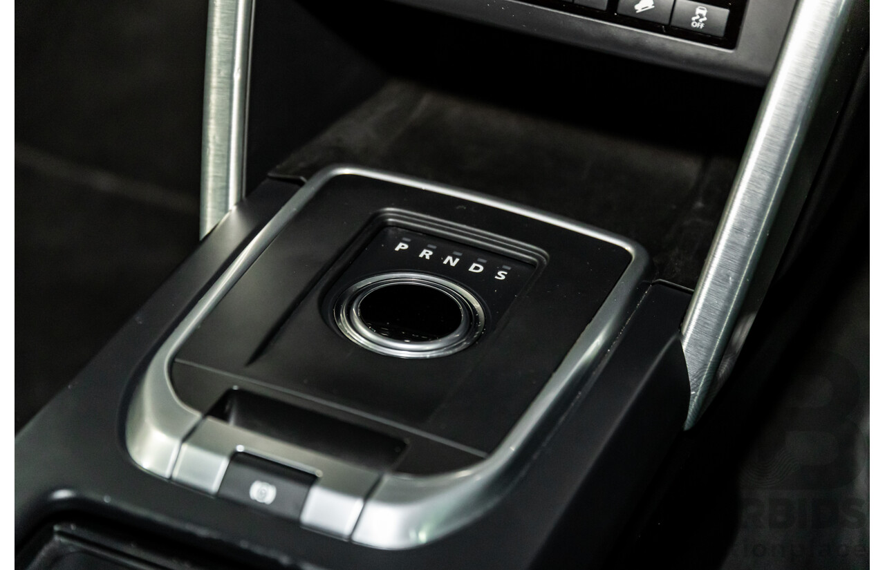 06/2016 Land Rover Discovery Sport TD4 HSE (AWD) LC MY16.5 4d Wagon Santorini Black Metallic Turbo Diesel 2.2L