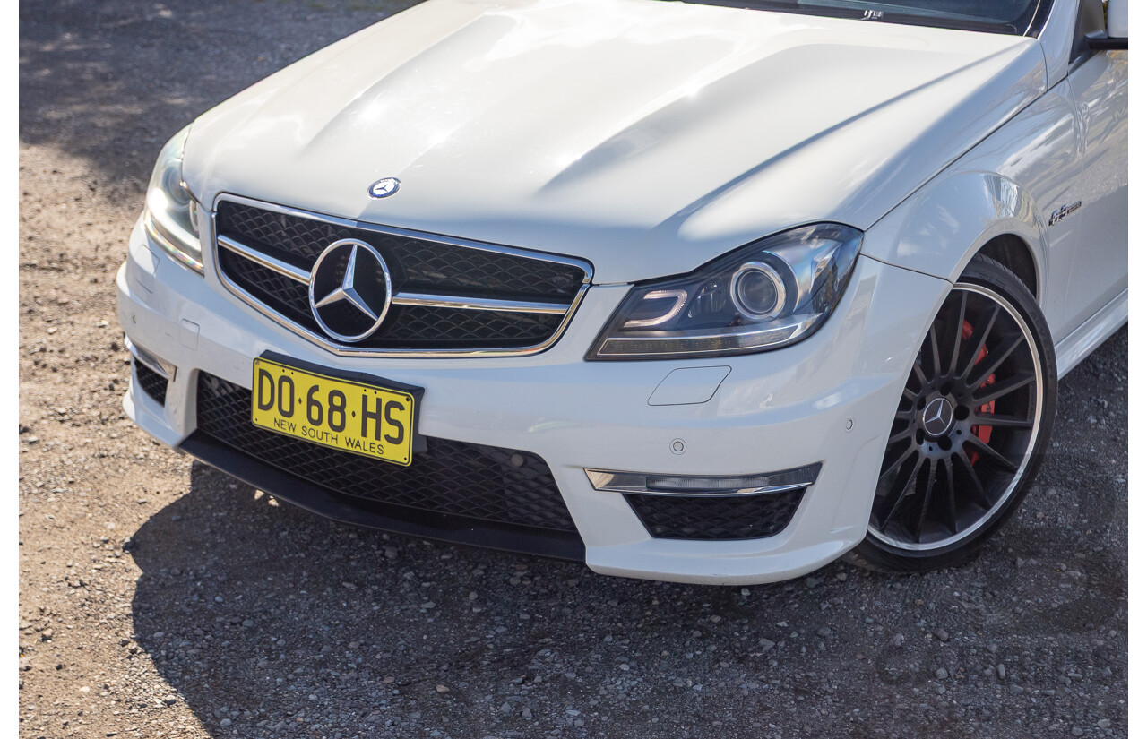 11/2011 Mercedes Benz C63 AMG Performance Package Plus W204 MY11 4d Sedan Calcite White V8 6.3L
