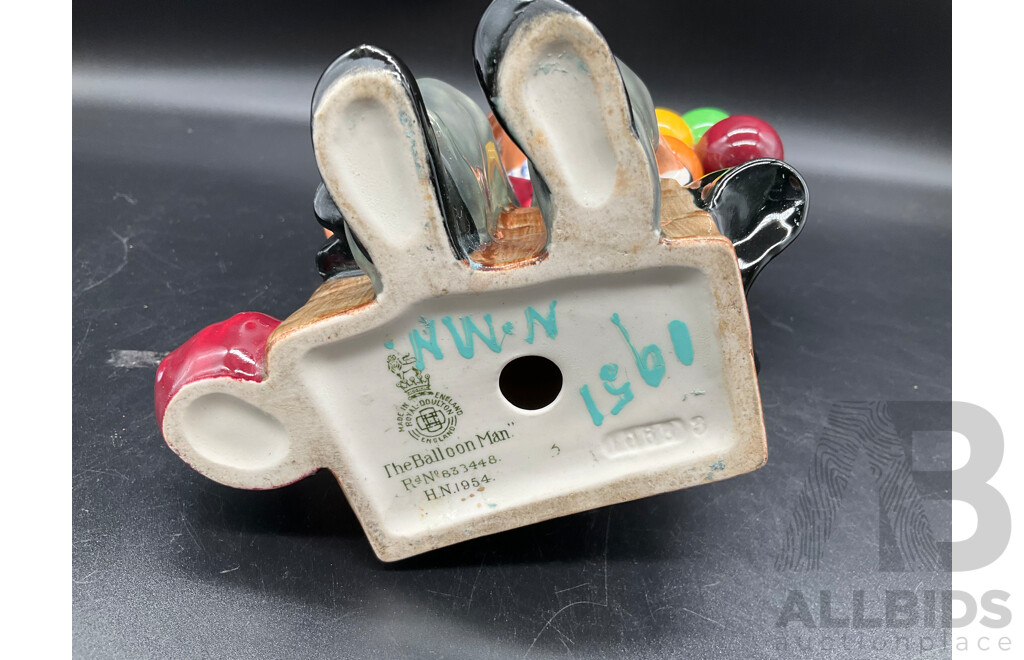 Royal Doulton Figurine - the BALLOON MAN HN1954