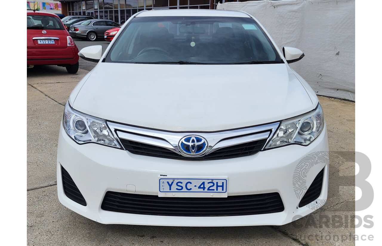 1/2015 Toyota Camry Hybrid H AVV50R 4d Sedan White 2.5L