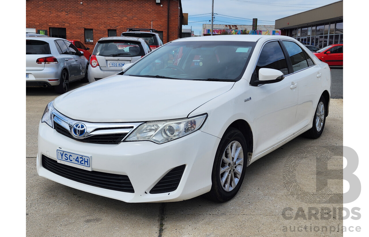 1/2015 Toyota Camry Hybrid H AVV50R 4d Sedan White 2.5L