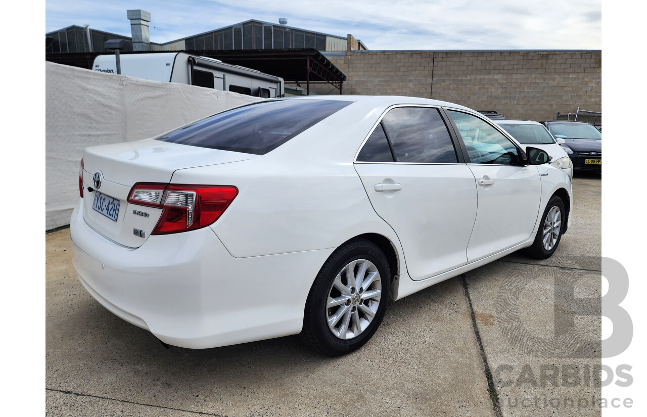 1/2015 Toyota Camry Hybrid H AVV50R 4d Sedan White 2.5L