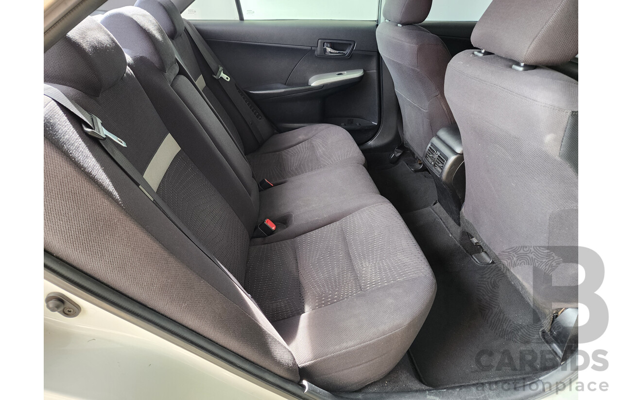 1/2015 Toyota Camry Hybrid H AVV50R 4d Sedan White 2.5L