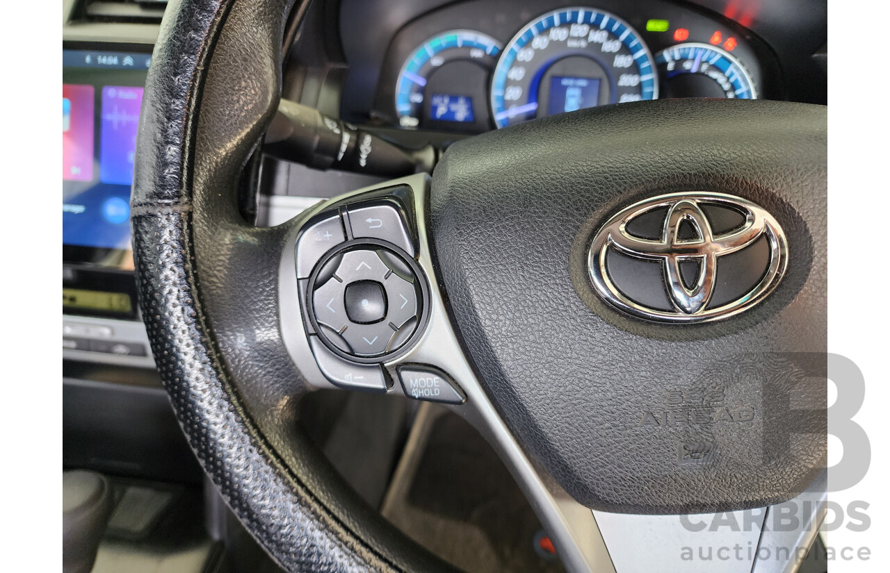 1/2015 Toyota Camry Hybrid H AVV50R 4d Sedan White 2.5L