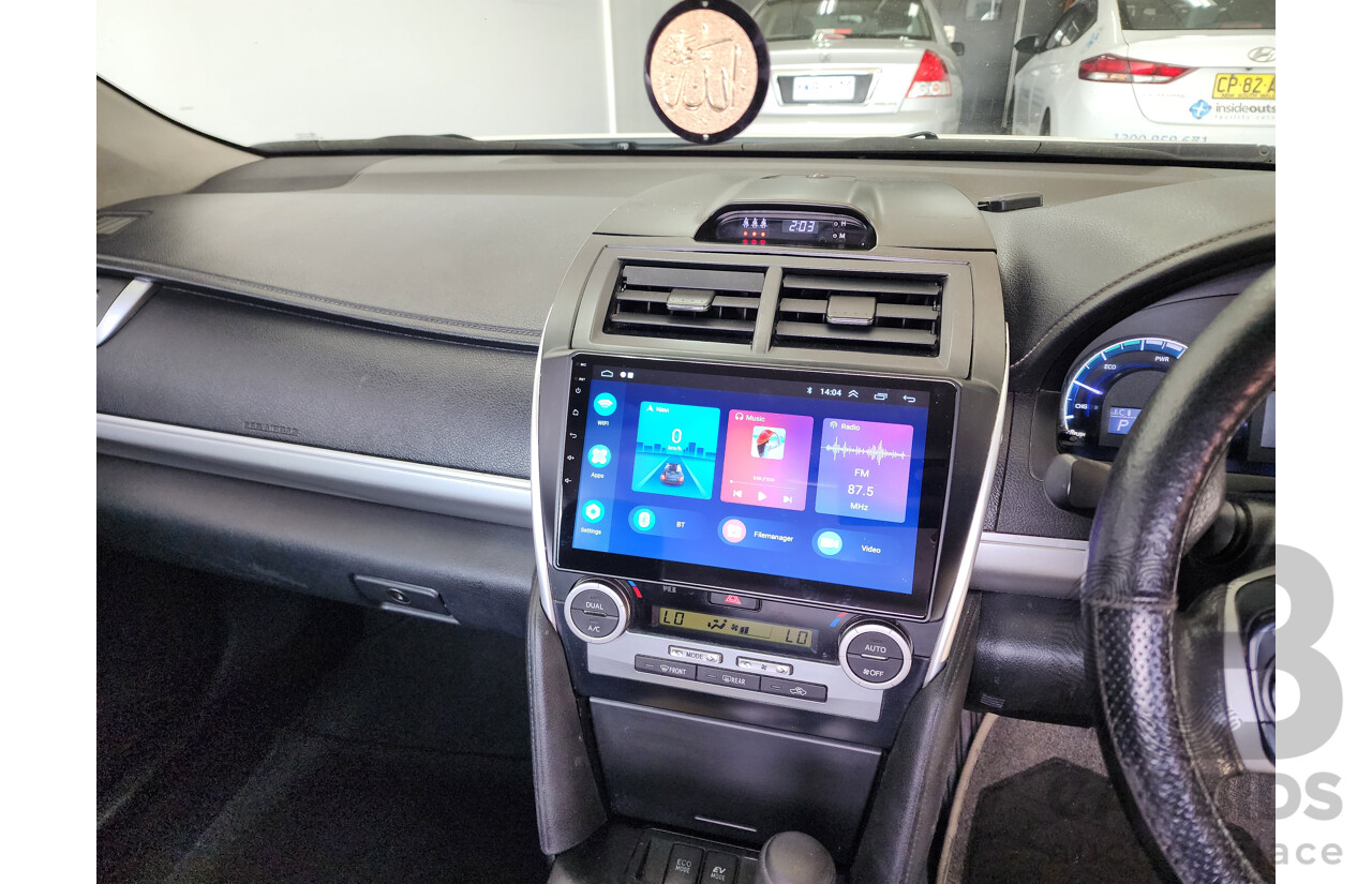 1/2015 Toyota Camry Hybrid H AVV50R 4d Sedan White 2.5L