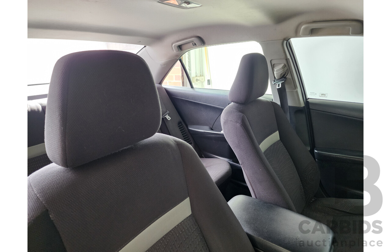 1/2015 Toyota Camry Hybrid H AVV50R 4d Sedan White 2.5L