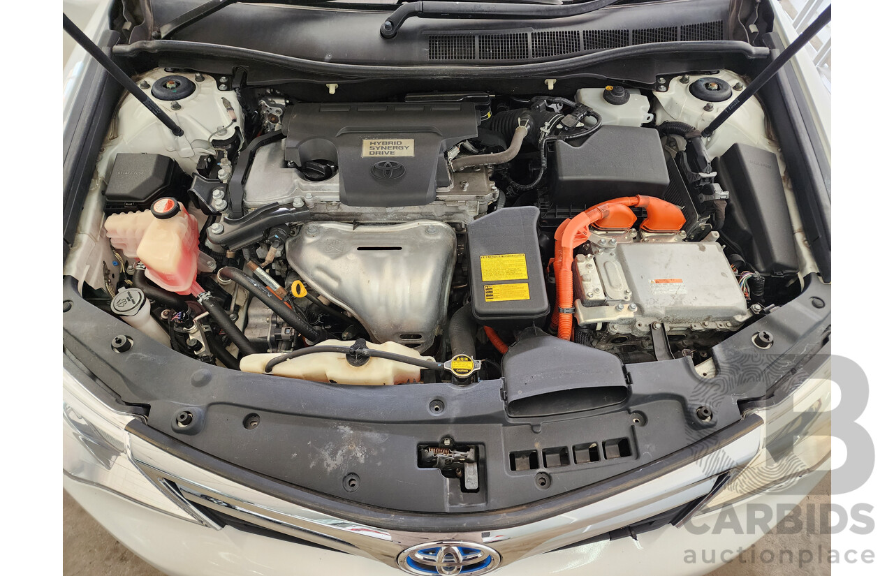 1/2015 Toyota Camry Hybrid H AVV50R 4d Sedan White 2.5L