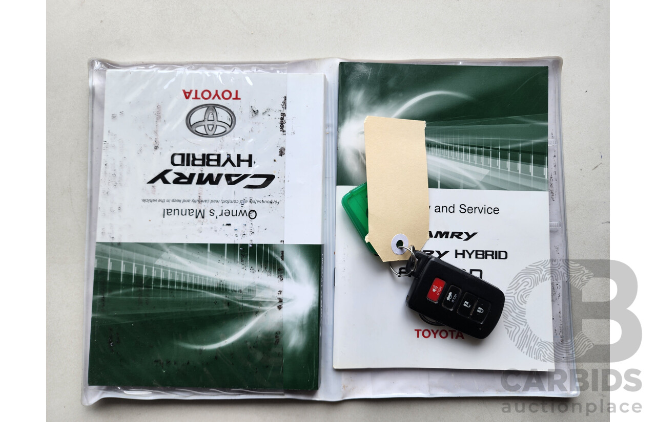 1/2015 Toyota Camry Hybrid H AVV50R 4d Sedan White 2.5L