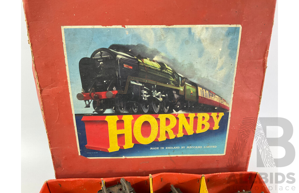 Hornby Clockwork 'O' Gauge Goods Train Set Engine and five wagons