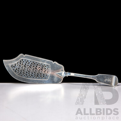 Antique William IV Sterling Silver Fish Slide with Pierced Detail, London 1830, Adey Bellamy Savory, Weight 140 Gm