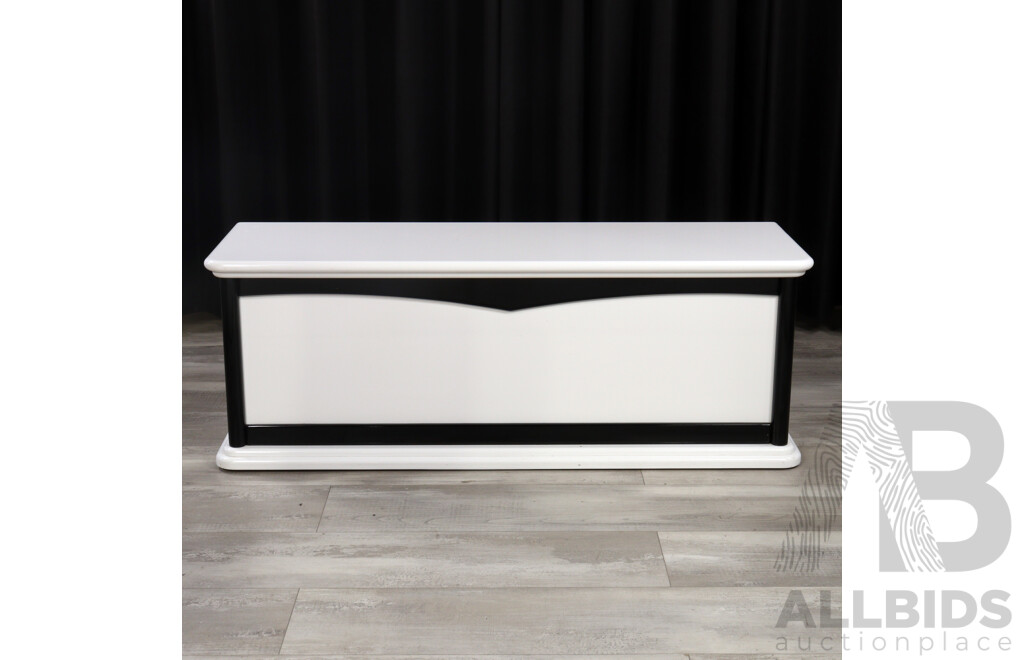 Modern White Lift Top Blanket Box by Accolade Furniture