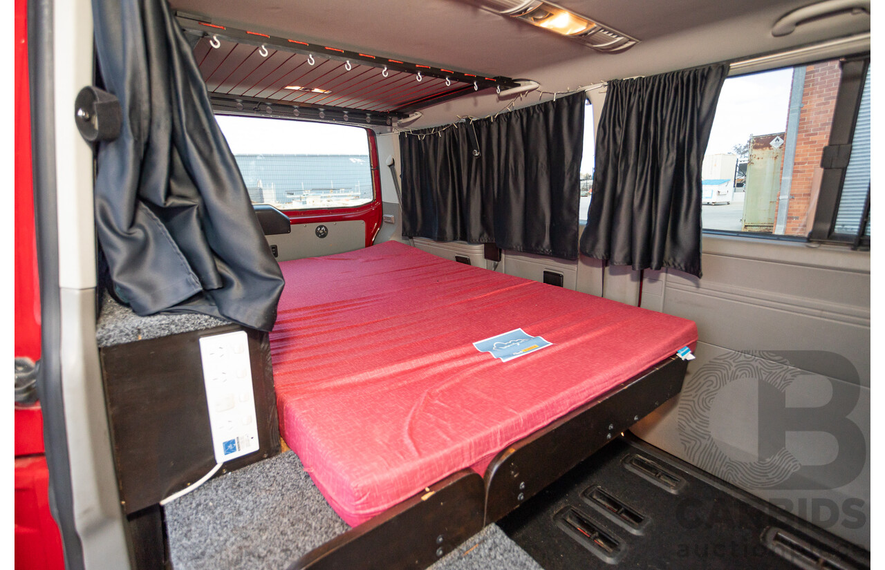 08/2010 Volkswagen Caravelle TRENDLINE 7H MY10 4D Wagon Salsa Red Turbo Diesel 2.0L - Camper Van