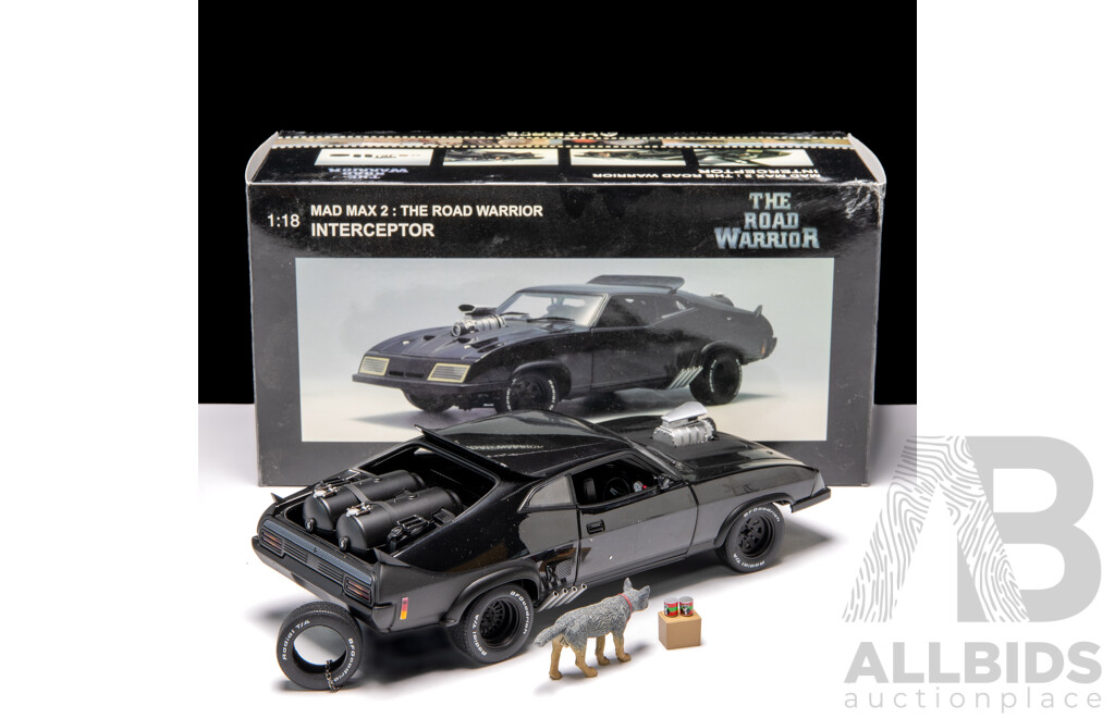 AUTOart Ford XB Falcon GT Coupe Mad Max 2 the Road Warrior Interceptor with Extras 1:18 Scale Model Car