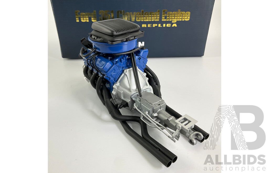 Icon Models Diecast and Plastic Ford 351 Cleveland Engine with Shaker and Top Loader - 1:8 Scale