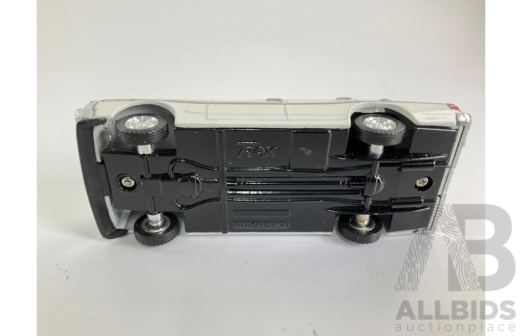 Trax Diecast XY Ford Falcon GTHO Phase Three, White - 1:43 Scale