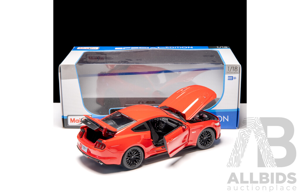 Maisto 2015 Ford Mustang GT Coupe Red 1:18 Scale Model Car