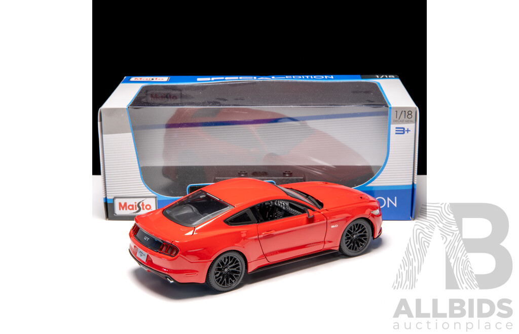 Maisto 2015 Ford Mustang GT Coupe Red 1:18 Scale Model Car