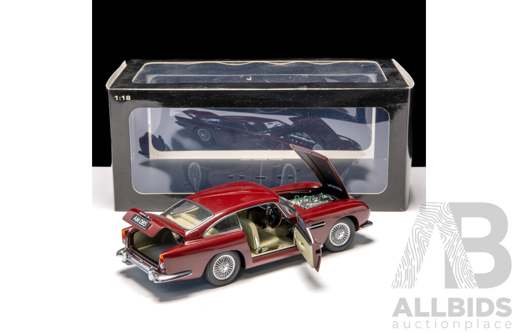 AUTOart Millennium 1963 Aston Martin DB5 Dubonnet Rosso 1:18 Scale Model Car
