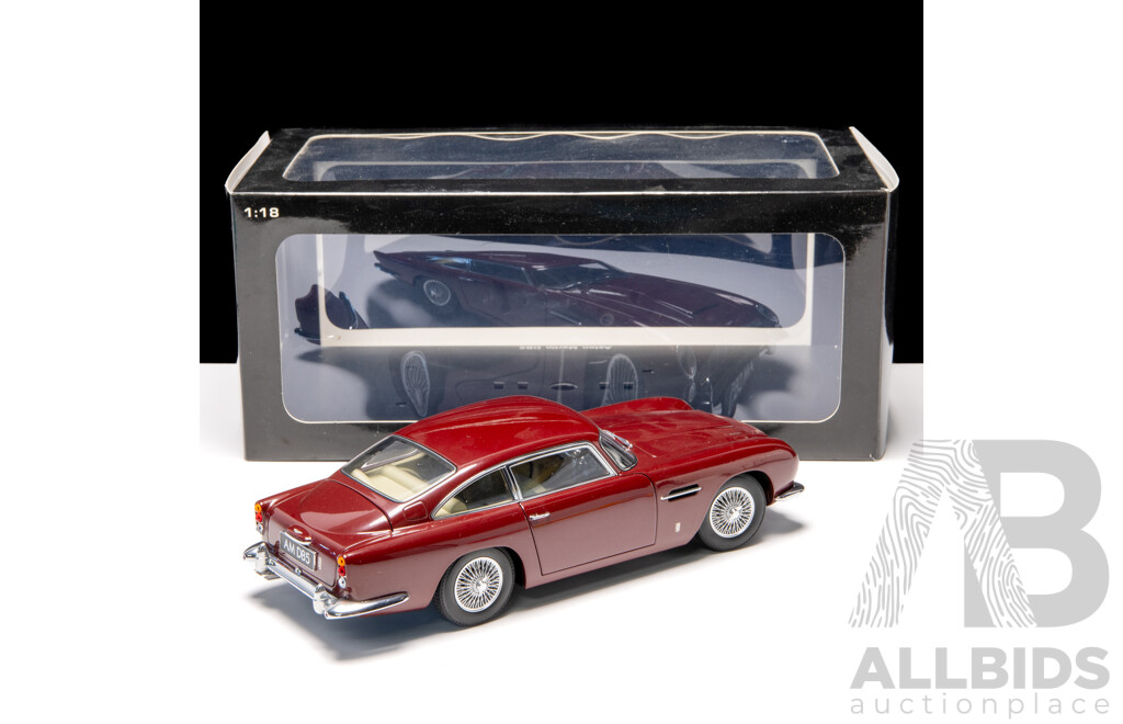 AUTOart Millennium 1963 Aston Martin DB5 Dubonnet Rosso 1:18 Scale Model Car