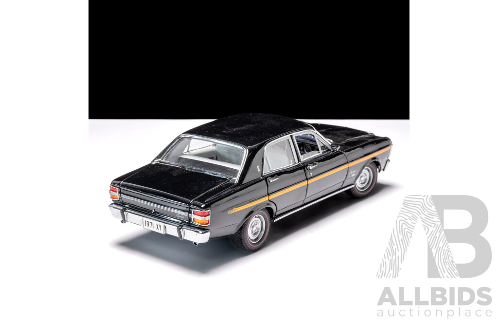 Classic Carlectables 1971 Ford XY Fairmont Grand Sport Onyx Black W Gold Stripe 1:18 Scale Model Car - NO BOX