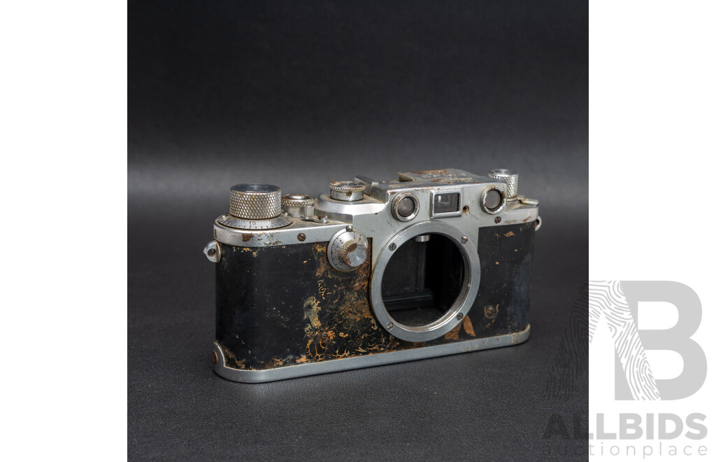 Leica IIIc 35mm LTM Screw-Mount Rangefinder Body Manufactured by Ernst Leitz, Wetzlar, 1948 No. 434480
