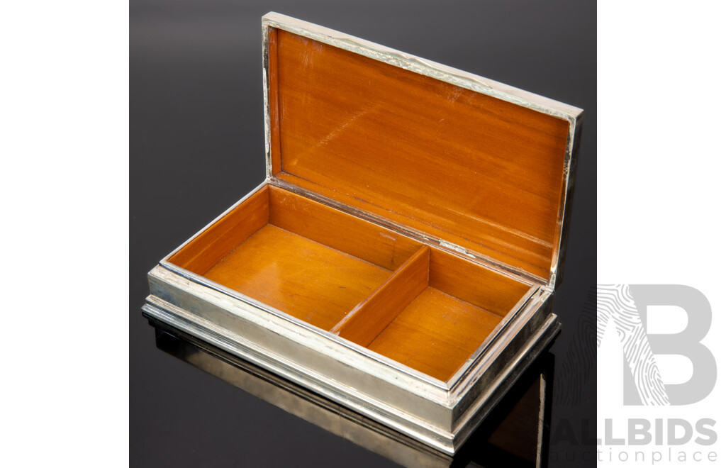 Vintage Siam Sterling Silver Trinket/Cigarette Box with Engraved Fighting Elephant Detail to Lid