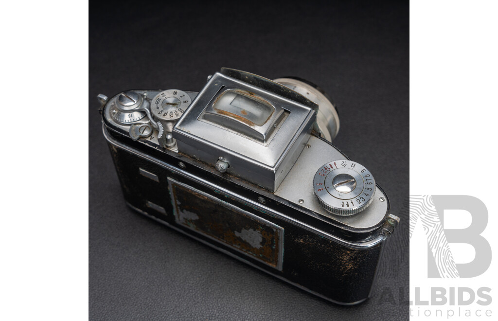 Kine Exakta Ihagee Exacta V-4 35mm Film SLR Camera with Case
