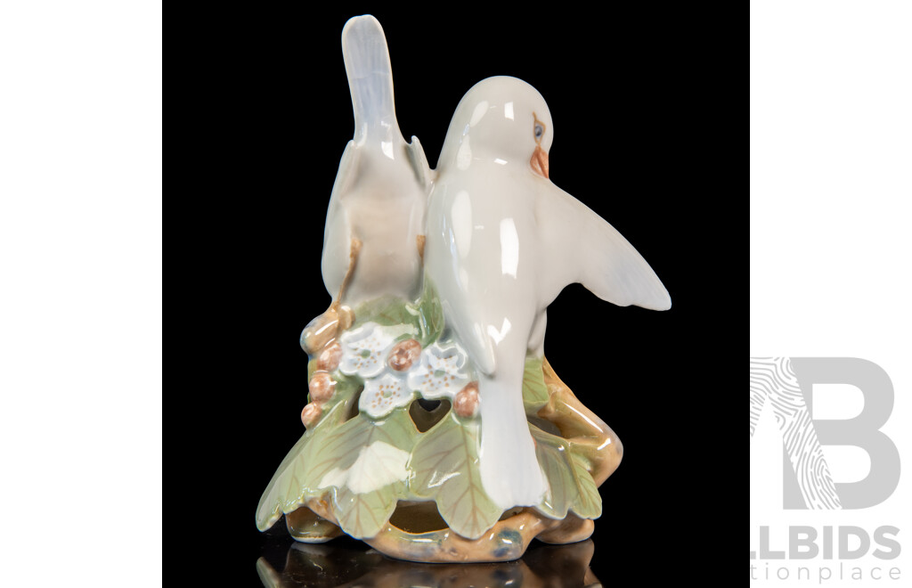 Vintage Royal Copenhagen 402 Porcelain Figurine Two White Doves Denmark Dated 1960