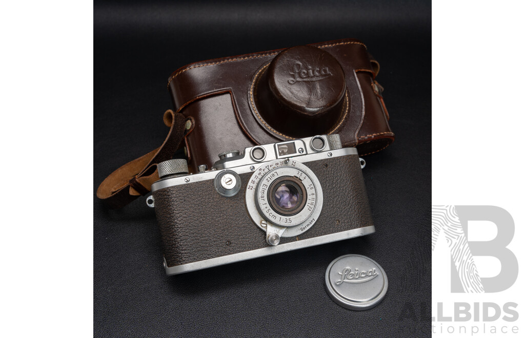 Leica IIIa D.R.P. Screw-Mount Rangefinder Camera (1938) Serial No. 275266 with Leitz Elmar 5cm F/3.5 Lens