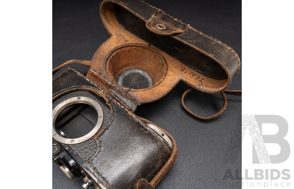 Leica II D.R.P. Screw-Mount Rangefinder Body (1932 Production) Serial No. 77178