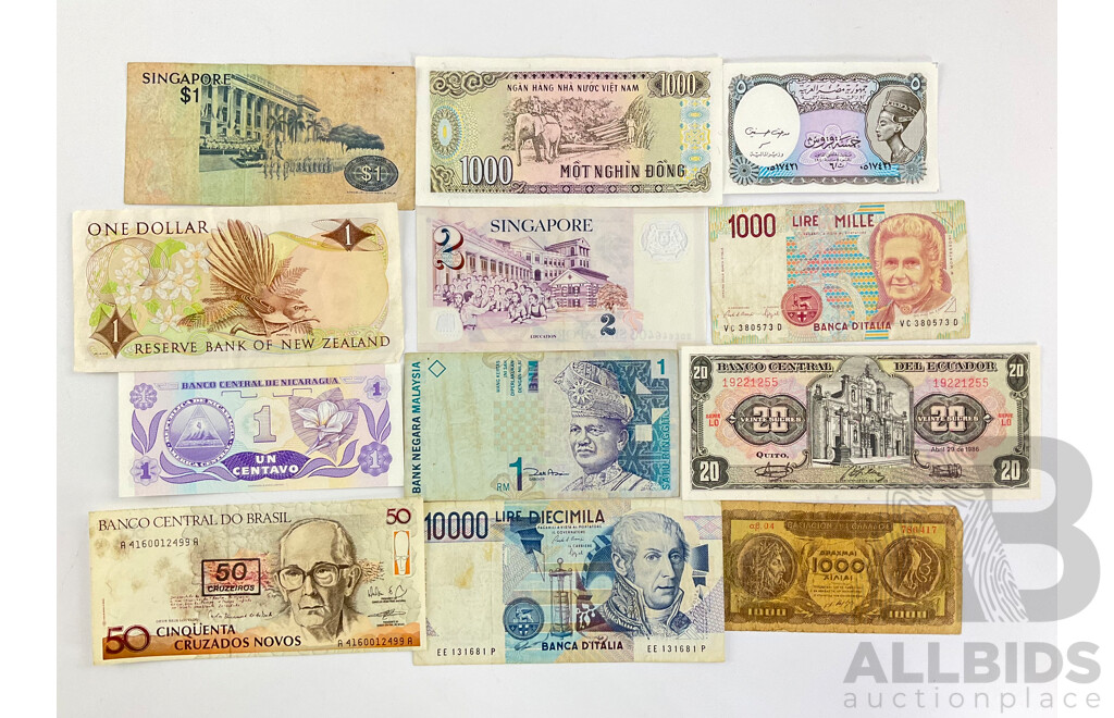 Twelve International Banknotes Including Singapore, Vietnam, Nicaragua, New Zealand, Malaysia, Italy, Greece, Egypt, Brazil