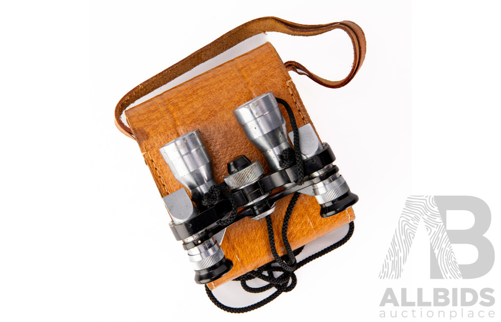Set Vintage Sinop Coated Optics 8 X 20 Field Binoculars in Leather Case