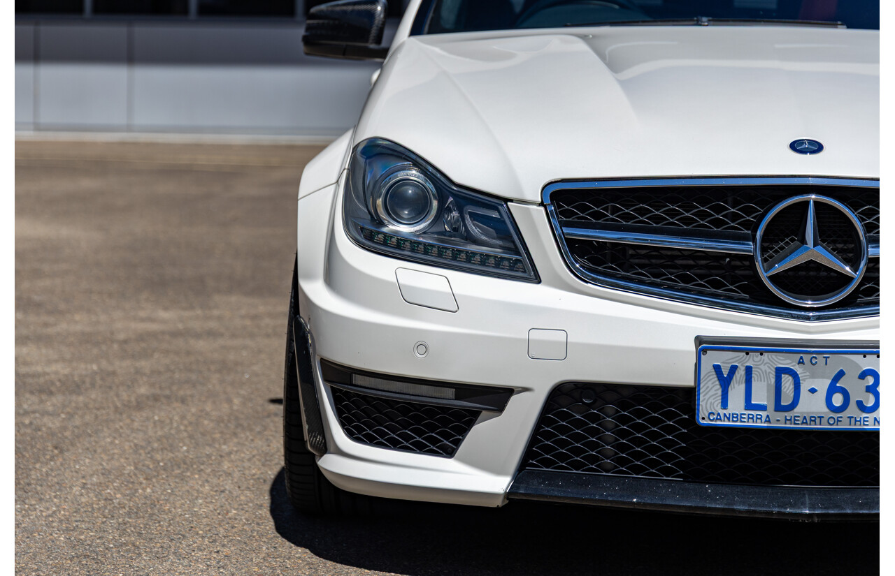 08/2012 Mercedes Benz C63 AMG W204 MY12 4d Sedan Designo Diamond White Bright Metallic V8 6.3L