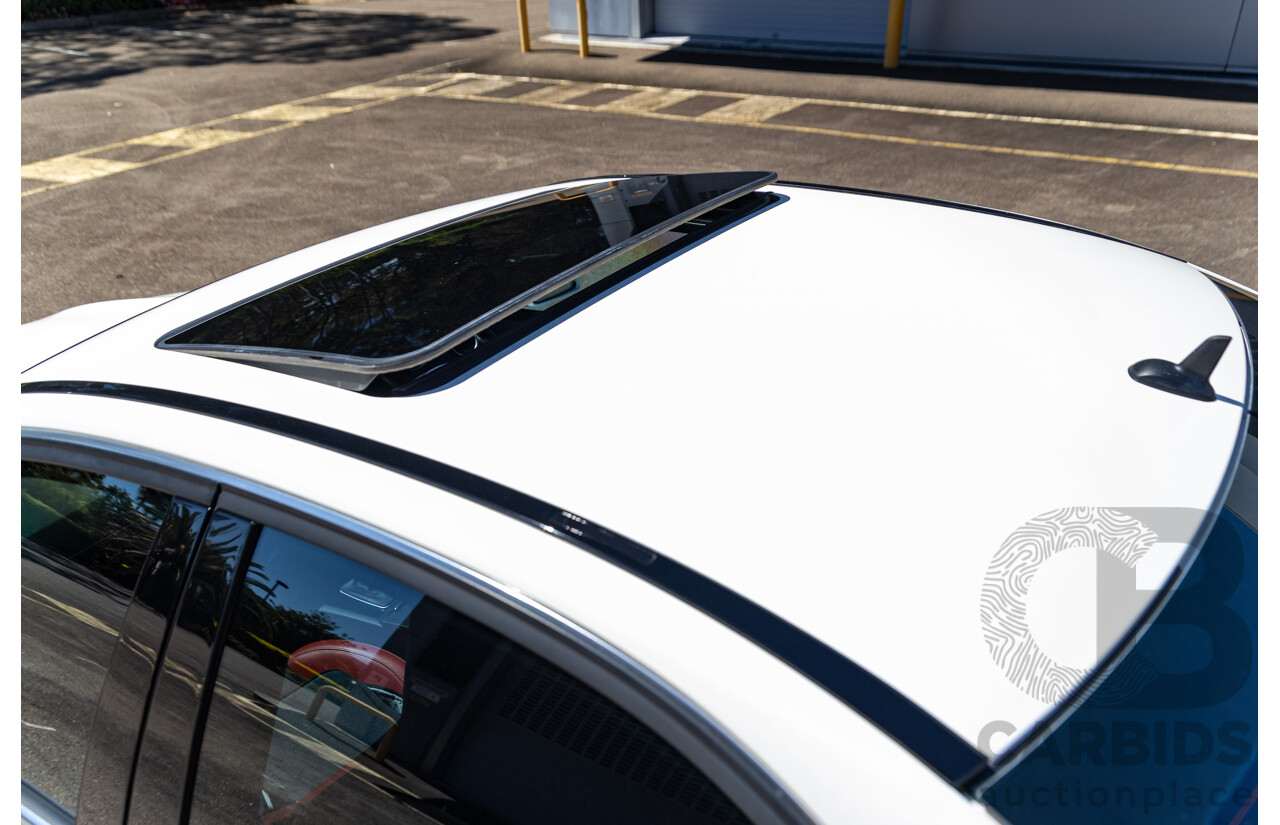 08/2012 Mercedes Benz C63 AMG W204 MY12 4d Sedan Designo Diamond White Bright Metallic V8 6.3L