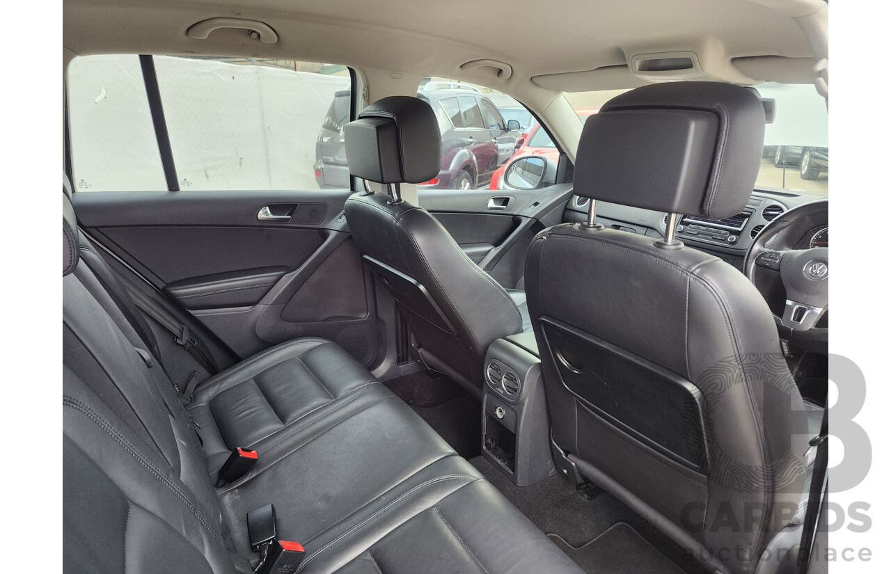 10/2011 Volkswagen Tiguan 125 TSI 5NC MY11 4d Wagon Silver 2.0L