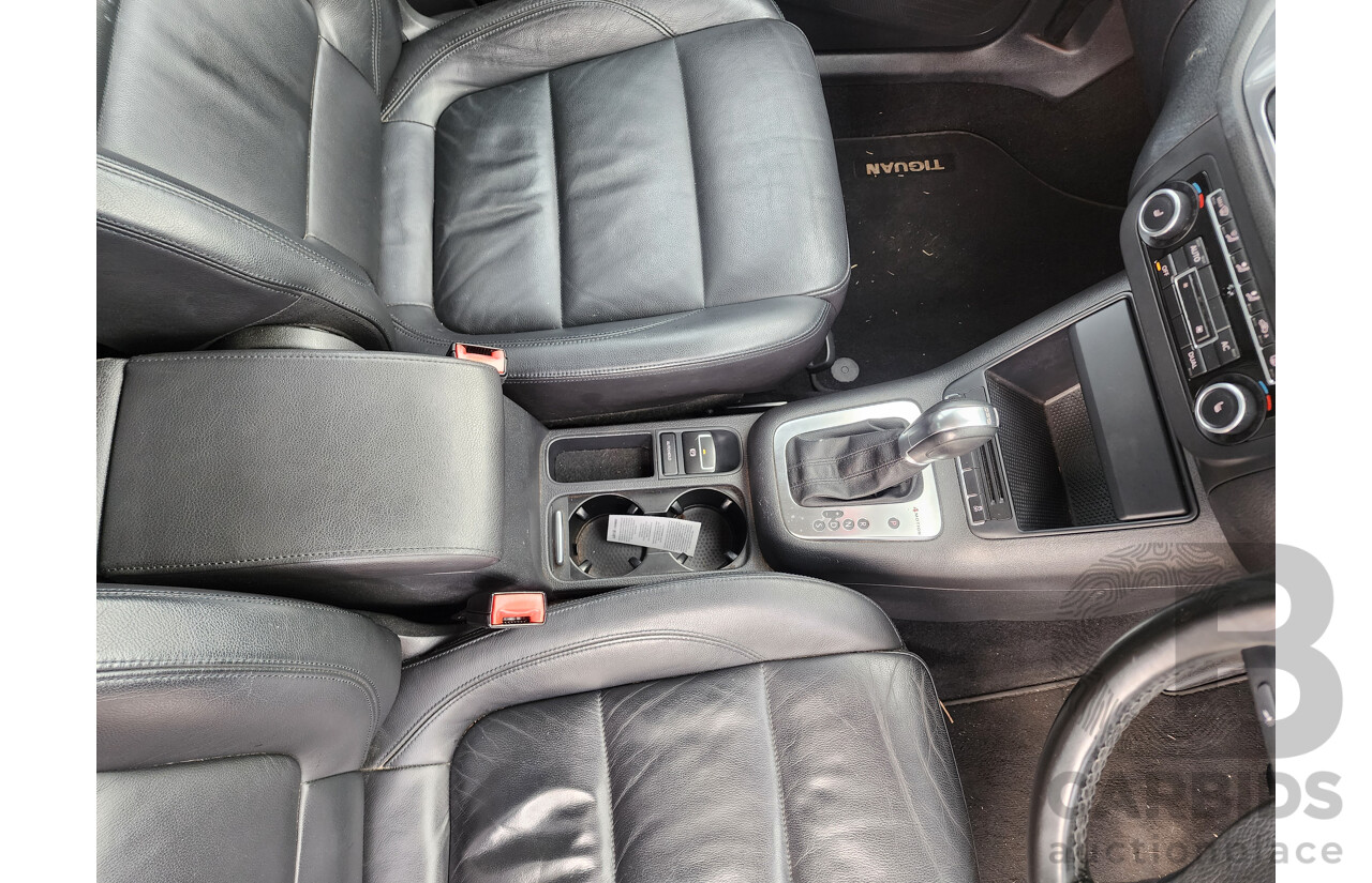 10/2011 Volkswagen Tiguan 125 TSI 5NC MY11 4d Wagon Silver 2.0L