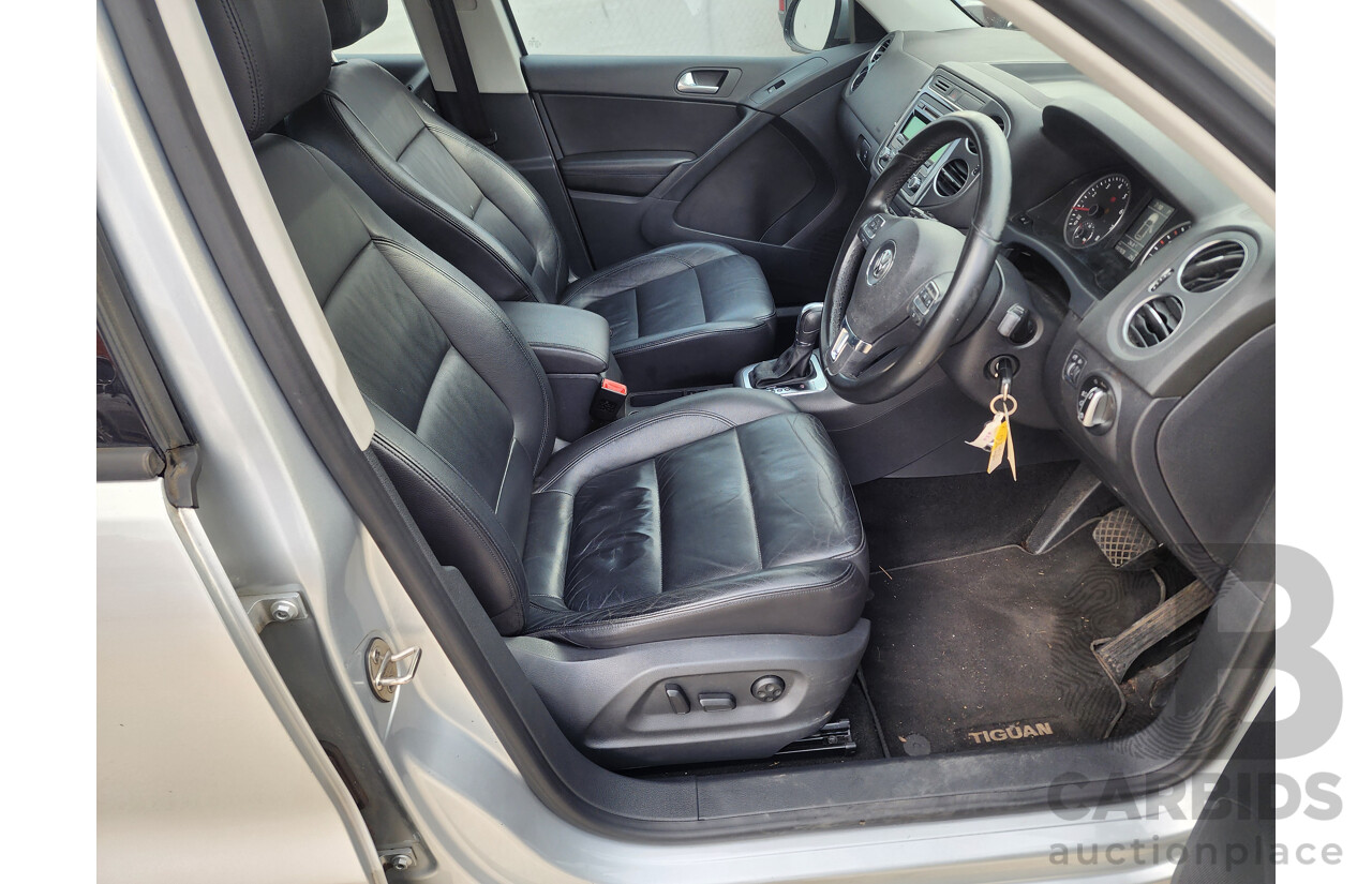 10/2011 Volkswagen Tiguan 125 TSI 5NC MY11 4d Wagon Silver 2.0L