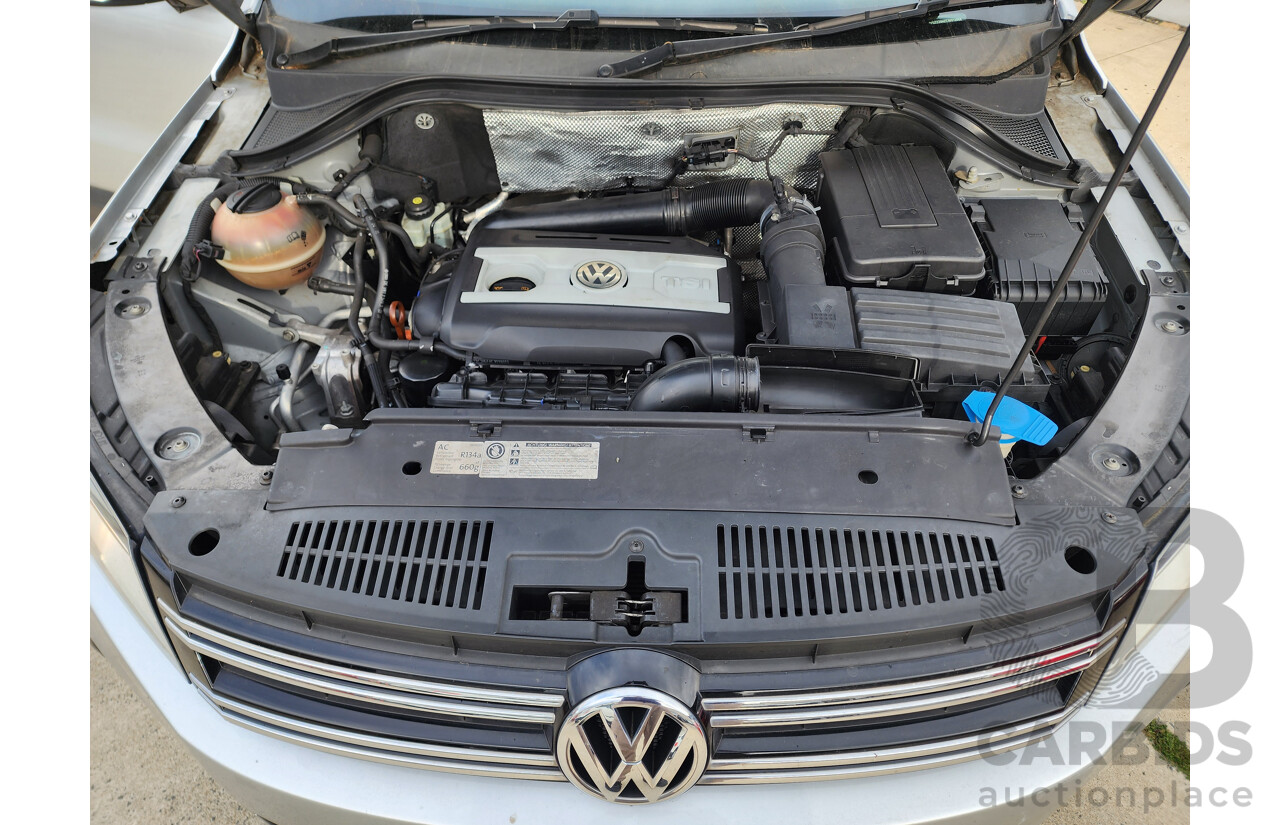 10/2011 Volkswagen Tiguan 125 TSI 5NC MY11 4d Wagon Silver 2.0L