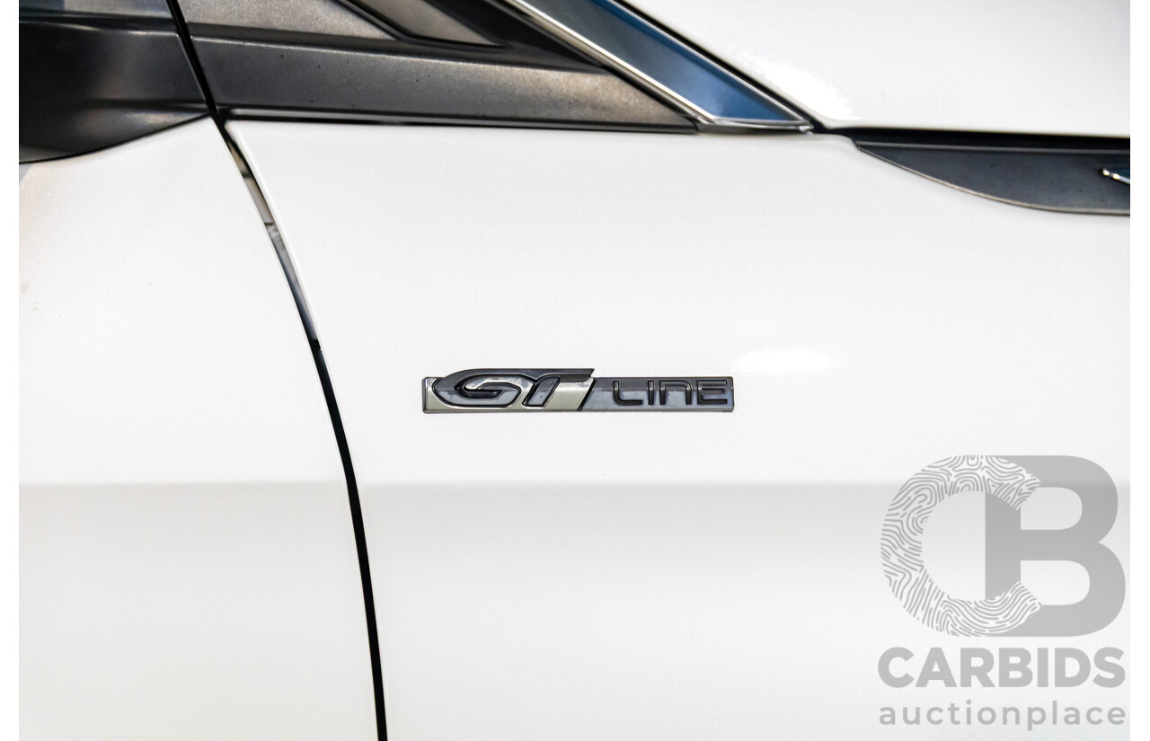 02/2018 Peugeot 5008 GT Line (FWD) P87 MY18.5 4d Wagon Pearl White Turbo 1.6L - 7 Seater