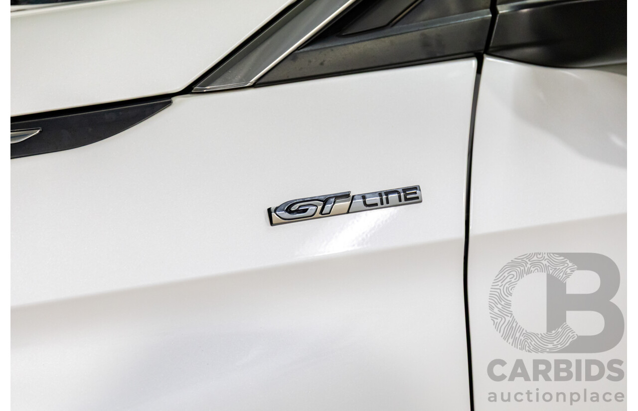 02/2018 Peugeot 5008 GT Line (FWD) P87 MY18.5 4d Wagon Pearl White Turbo 1.6L - 7 Seater