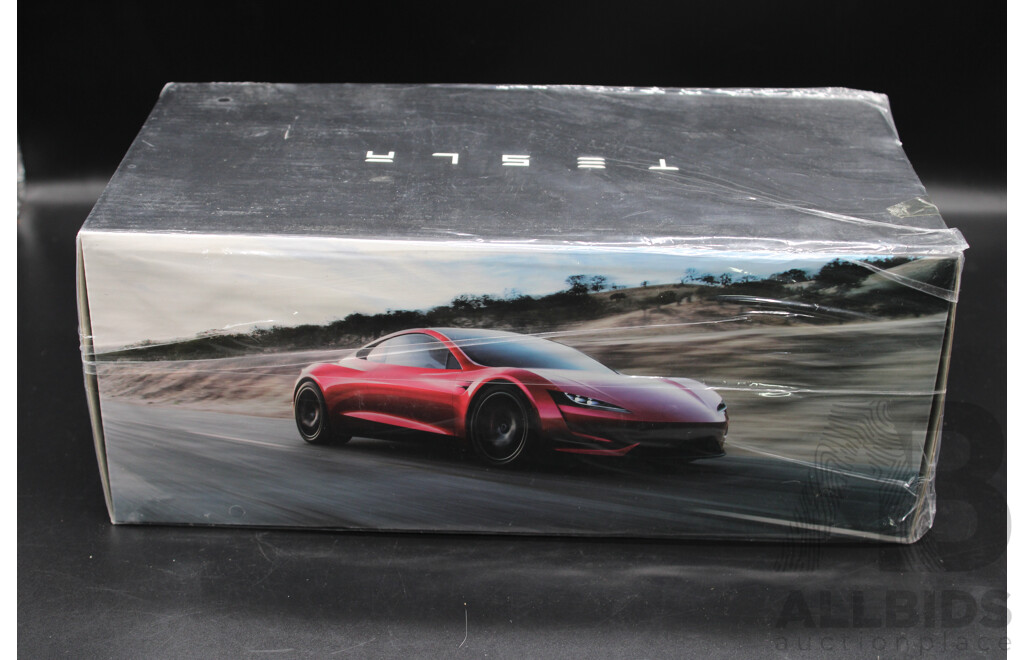 Tesla Roadster 1:18 Diecast Model  - Brand New