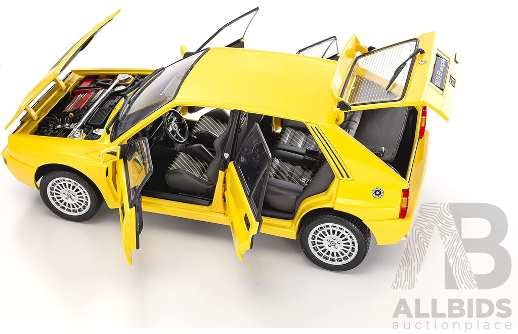 KYOSHO 1:18 Lancia Delta HF Integrale Gialla Yellow - Brand New