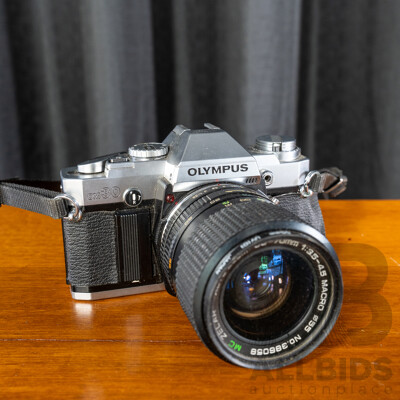 Vintage Olympus OM30 35mm SLR Camera with Zuilar MC Auto Zoom 35 to 70mm F/3.5 to 4.5 Macro Lens