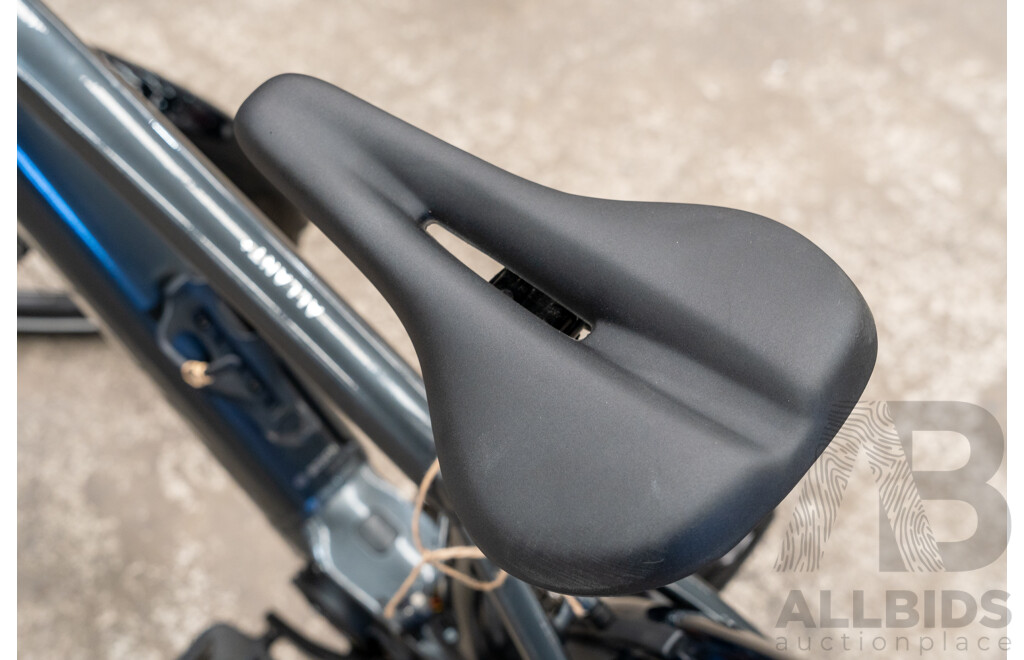 Trek Allant + 9 Speed Electric Bike with Extra Tyre