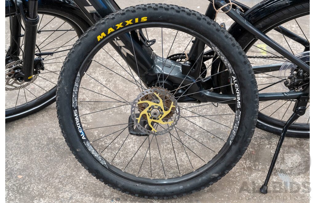 Trek Allant + 9 Speed Electric Bike with Extra Tyre