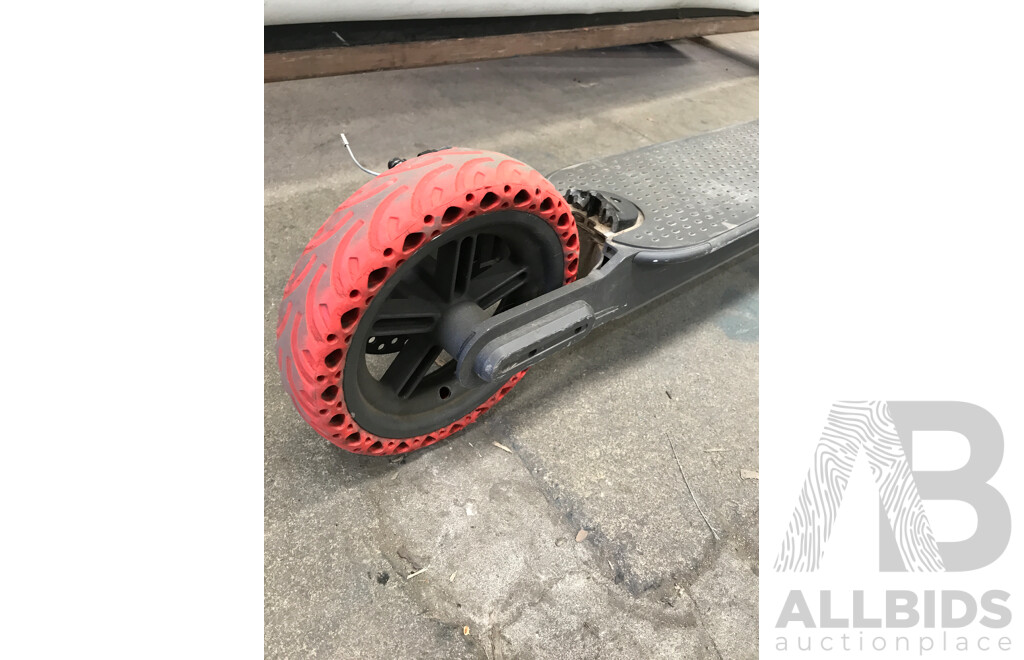 Xiaomi Mi Electric Pro Scooter