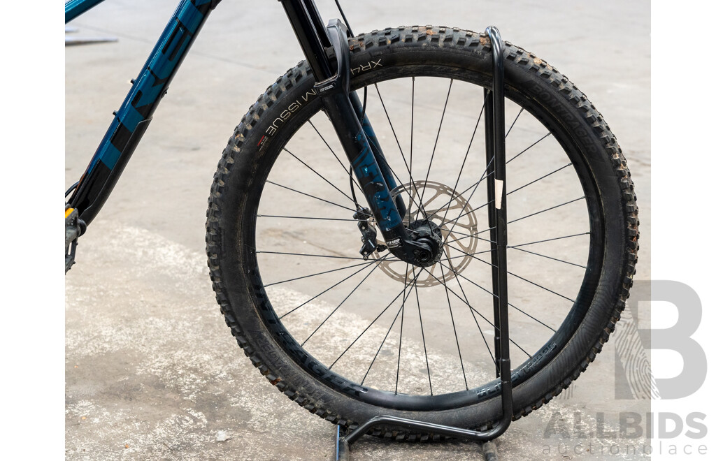 Trek Fuel-Ex-8 24 Speed Mountain Bike