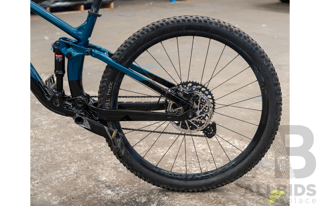 Trek Fuel-Ex-8 24 Speed Mountain Bike