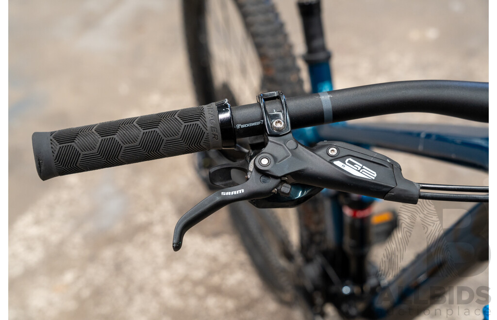 Trek Fuel-Ex-8 24 Speed Mountain Bike